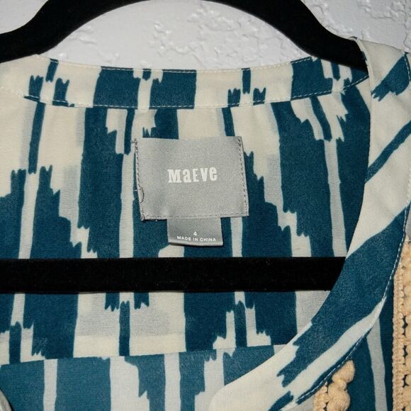 Maeve x Anthropologie Blue &‎ White Rohana Ikat Blouse Size 4 - Picture 4 of 8